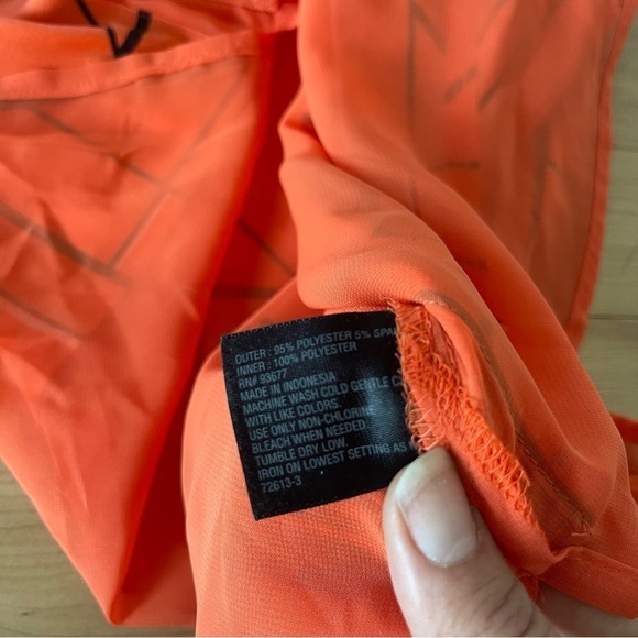 Worthington Sleeveless Orange Tiered Blouse Top Large Career Business Causal - Picture 9 of 9